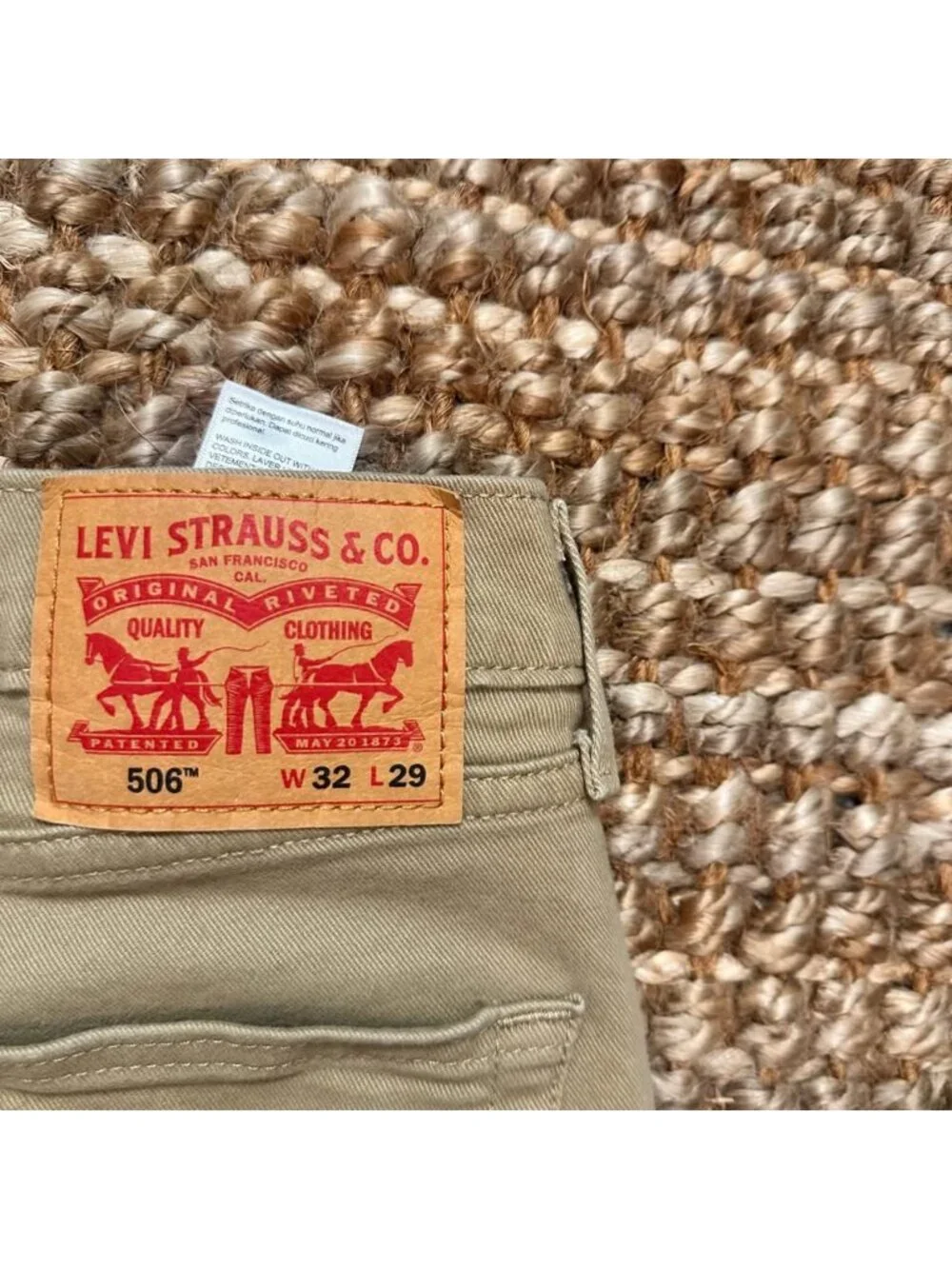 506 Levi's Men's Comfort Straight Fit Khaki Tan Denim Jeans Pants (32x29)
